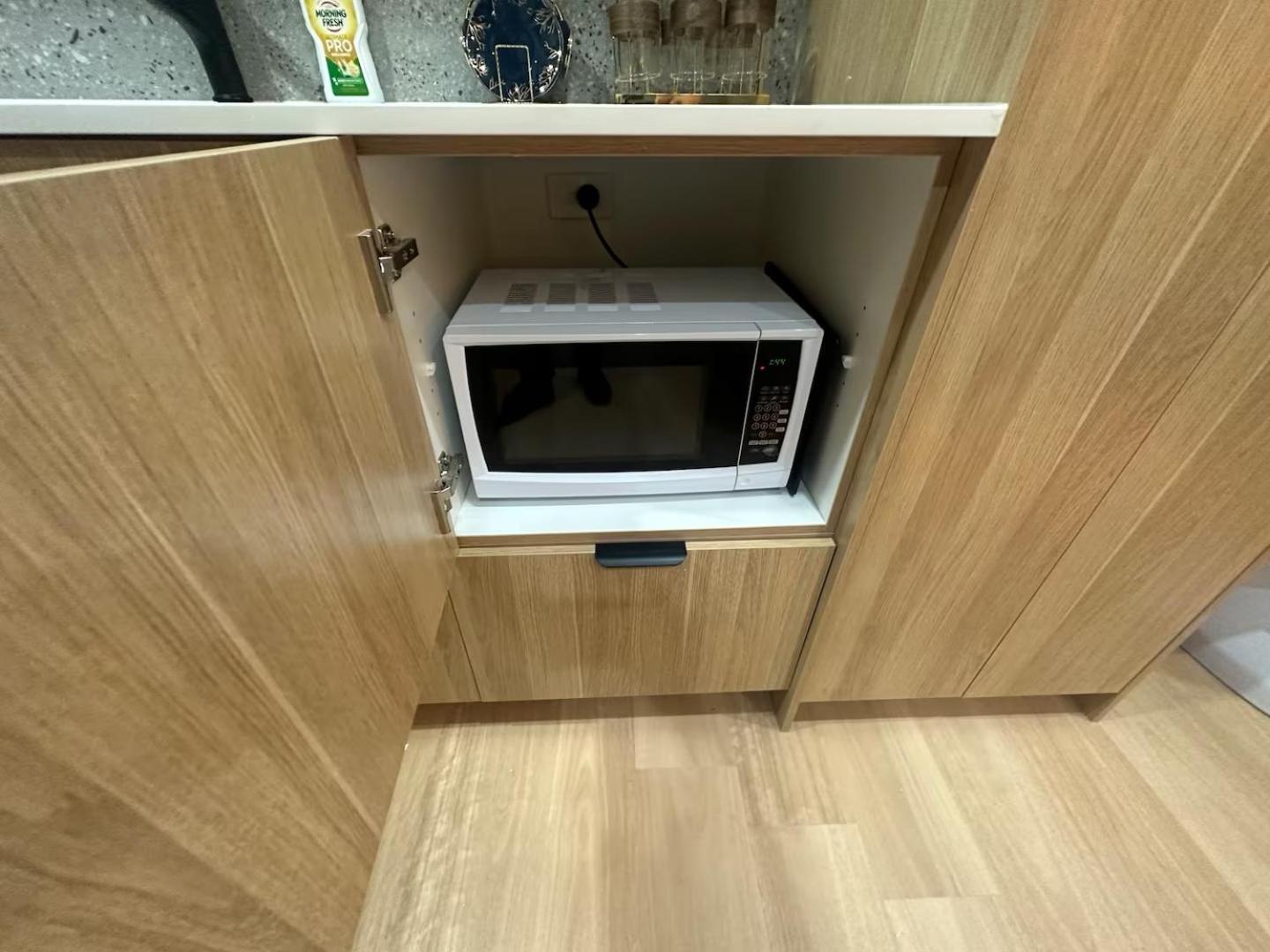 Oak Haven Apartment *