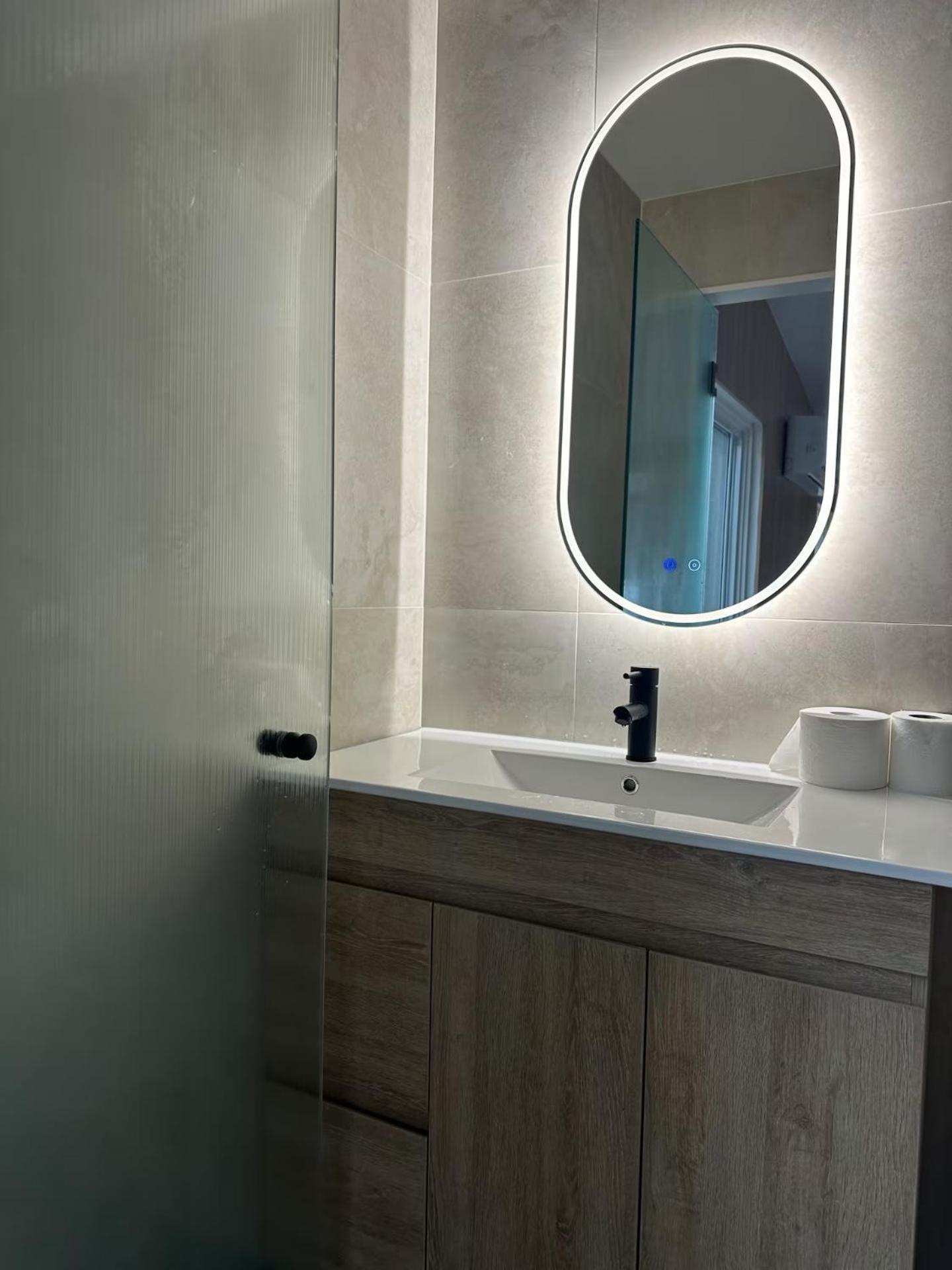 Oak Haven Apartment *