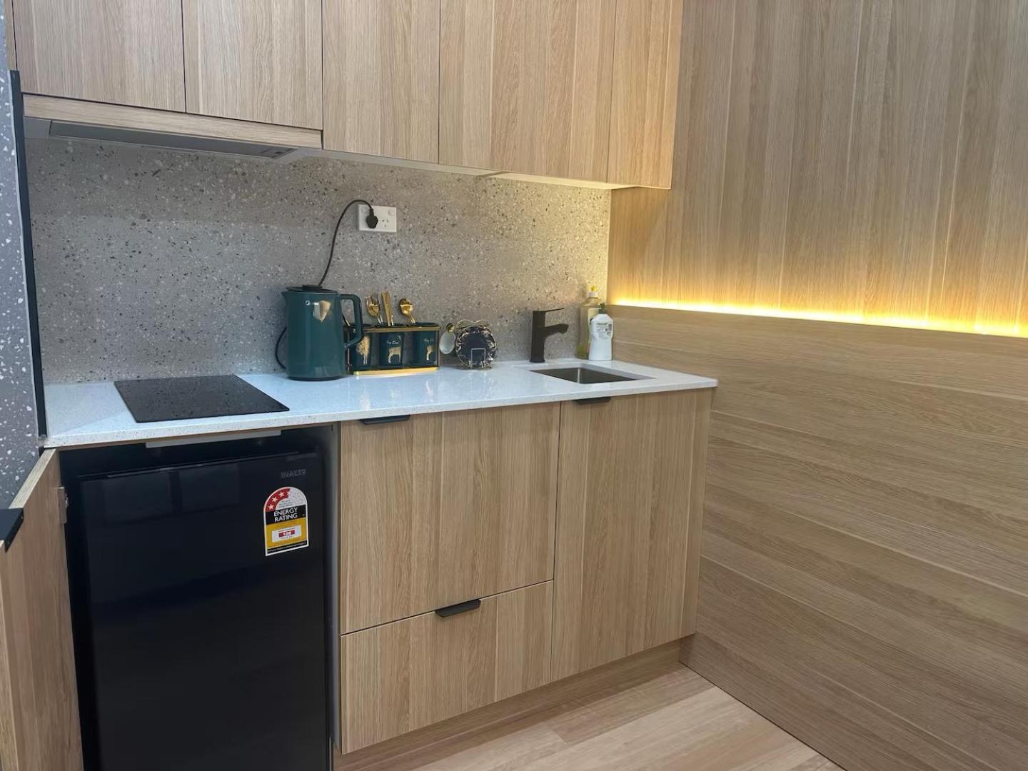 Oak Haven Apartment *
